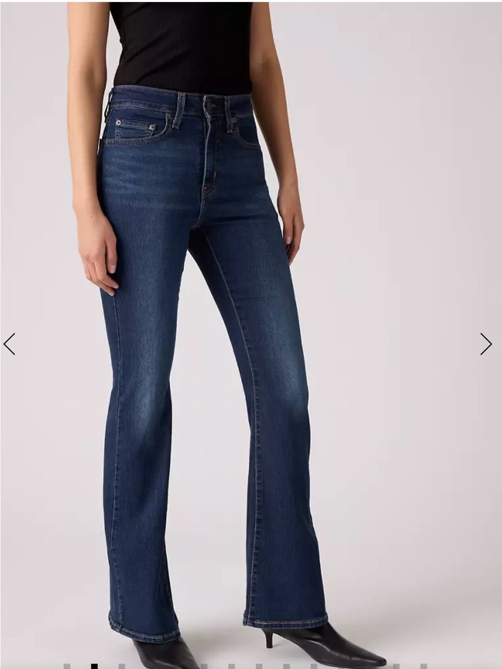 Levi’s women’s 726 Flare Jeans in dark wash- Size 30